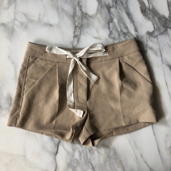 Aritzia Exergue Short Size 2 - Picture 1 of 3